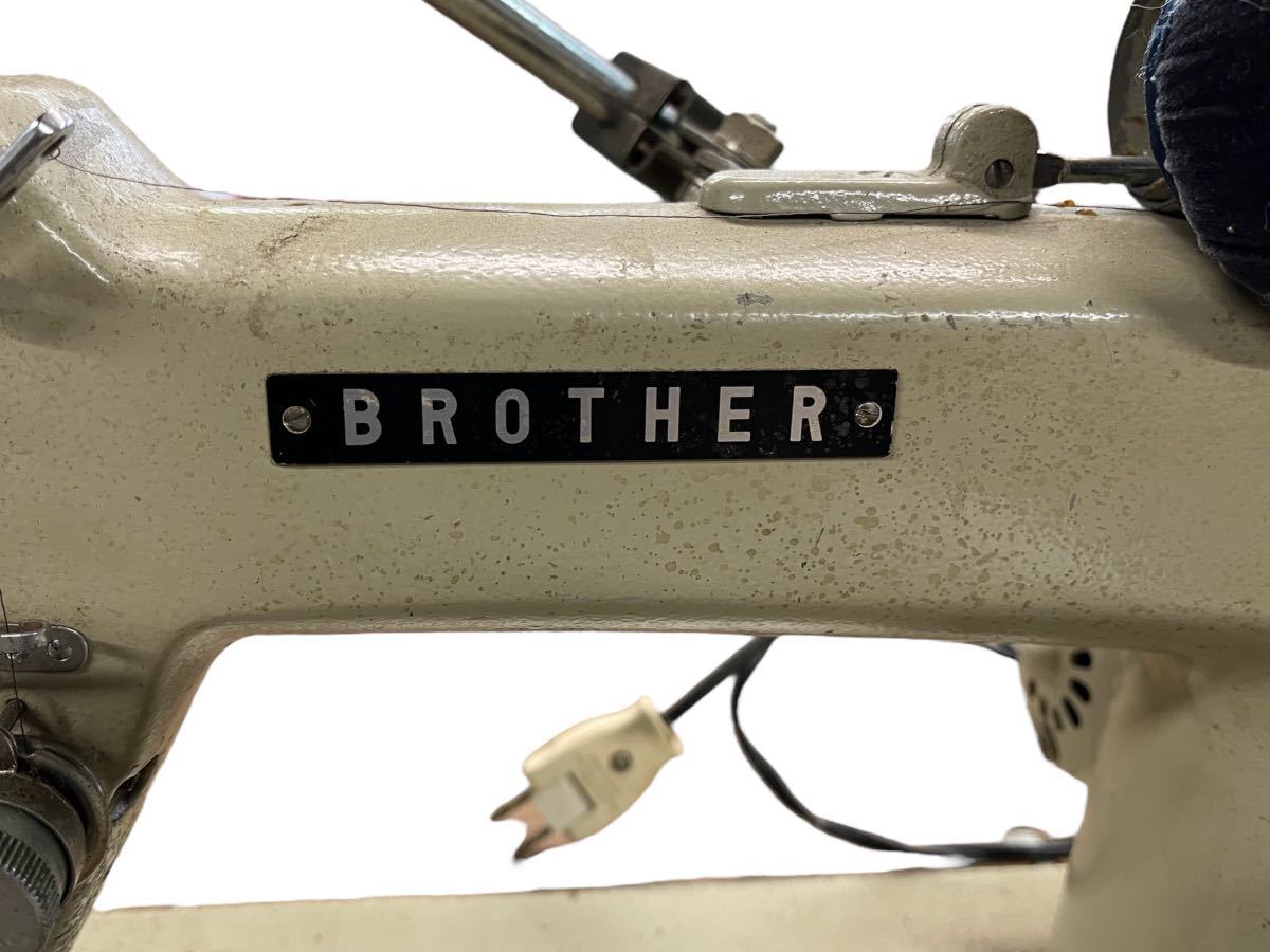 NO.1202【直接引取り大歓迎】BROTHER ブラザー TA2-B621 工業用ミシン ミシン SINGER シンガー ミシン台 アンティーク 中古 ジャンク品_画像9