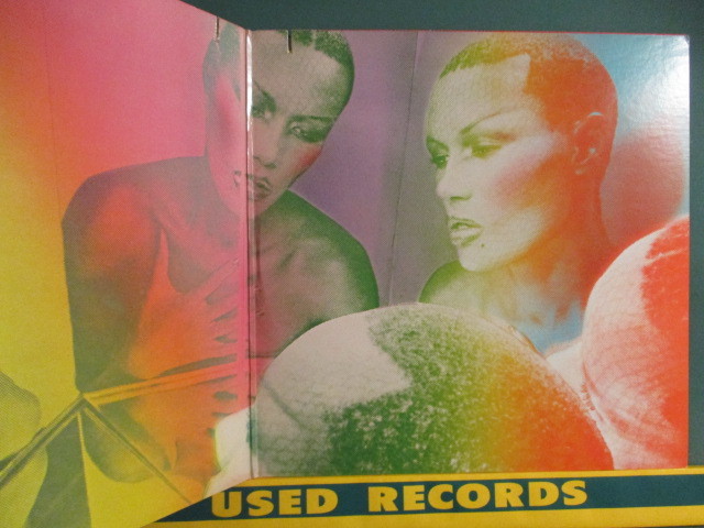 ★ Grace Jones ： Muse LP ☆ (( Garage Classics / 「Don't Mess With The Messer」収録 / 落札5点で送料当方負担_画像2