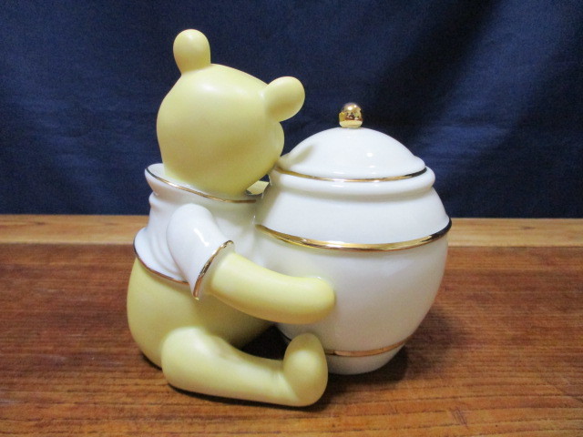 * Disney showcase collection LENOXre knock sPooh\'s Pot of Gold Pooh savings box ceramics ornament figure *