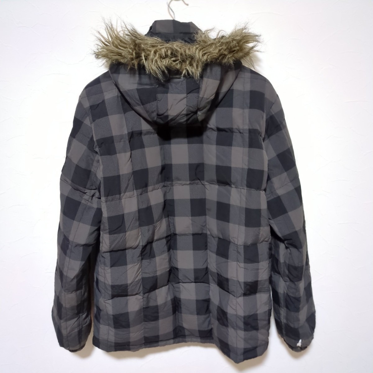 F9281AL kissmark キスマーク サイズL ダウンジャケット ダウンジャンパー グレー×ブラック チェック柄 防寒 メンズ アウトドア レジャー_画像2