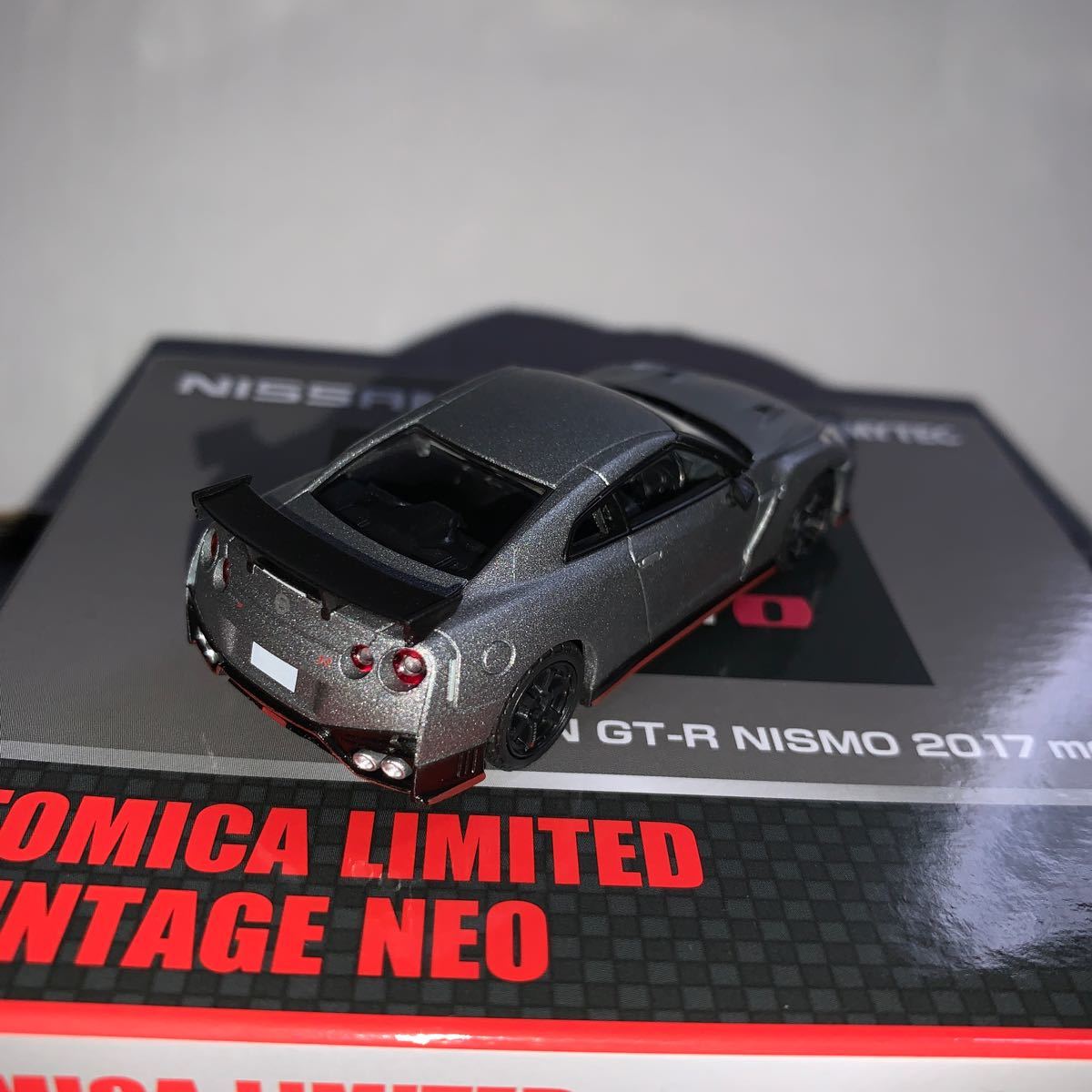 トミカリミテッドヴィンテージ ネオ 日産GT-R NISMO R35 2017model ダークマットグレー_画像6