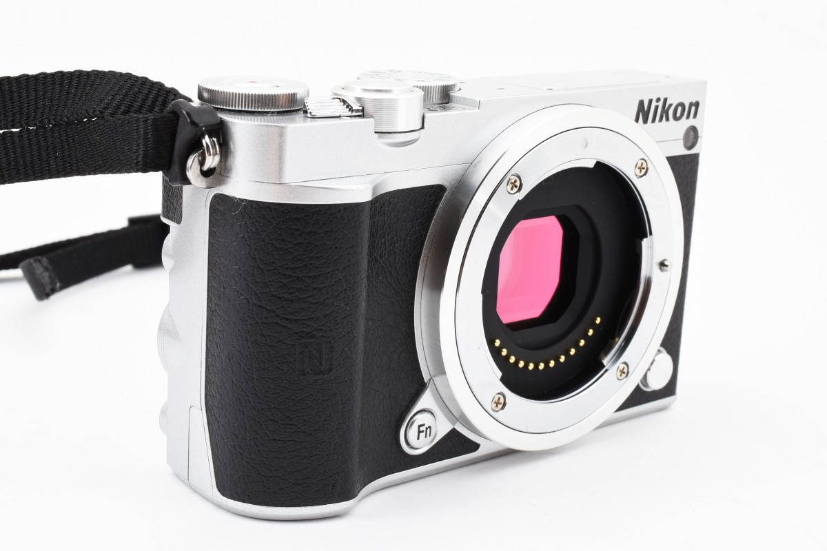 *訳あり* ニコン Nikon1 J5 ミラーレス デジタルカメラ シルバー ボディのみ [現状品] #2049060_画像3