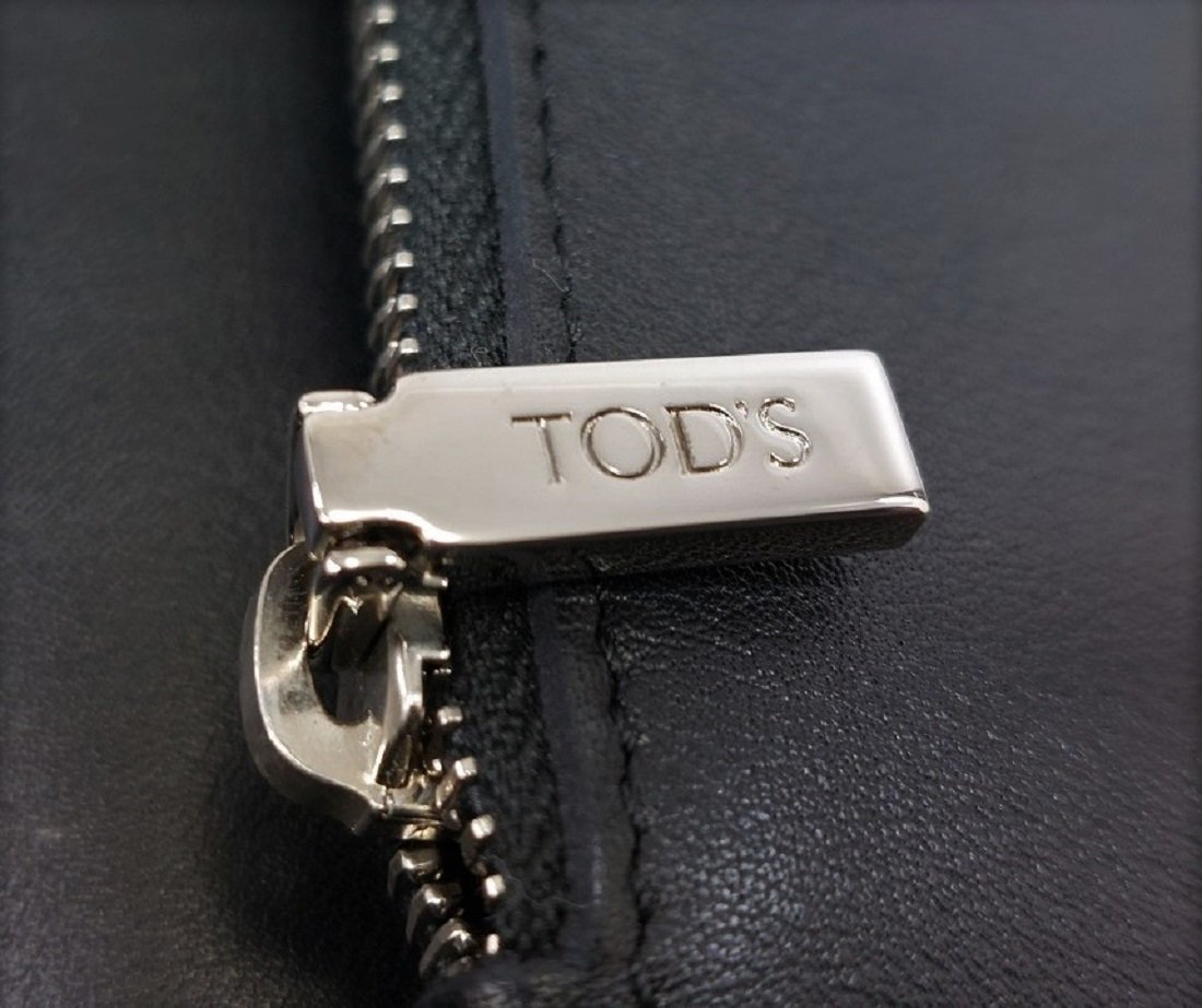 未使用品！TOD’S【トッズ】ダブルT レザー レディース チェーンショルダー ウォレット （4227）