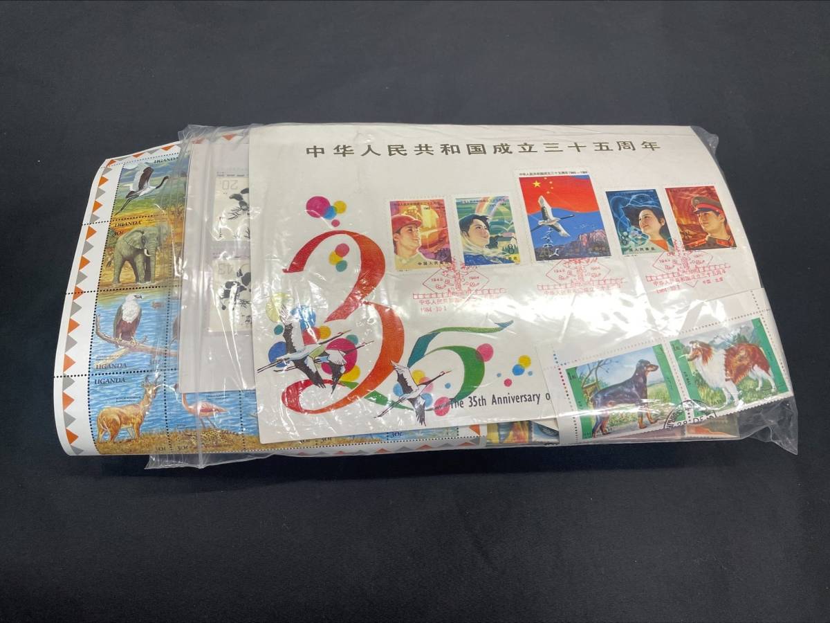 【K24】切手まとめ売り　大量　海外切手　日本切手　絵画　偉人　アメリカ　インドネシア　中国　バチカン　ブルガリア　外国　記念切手_画像9