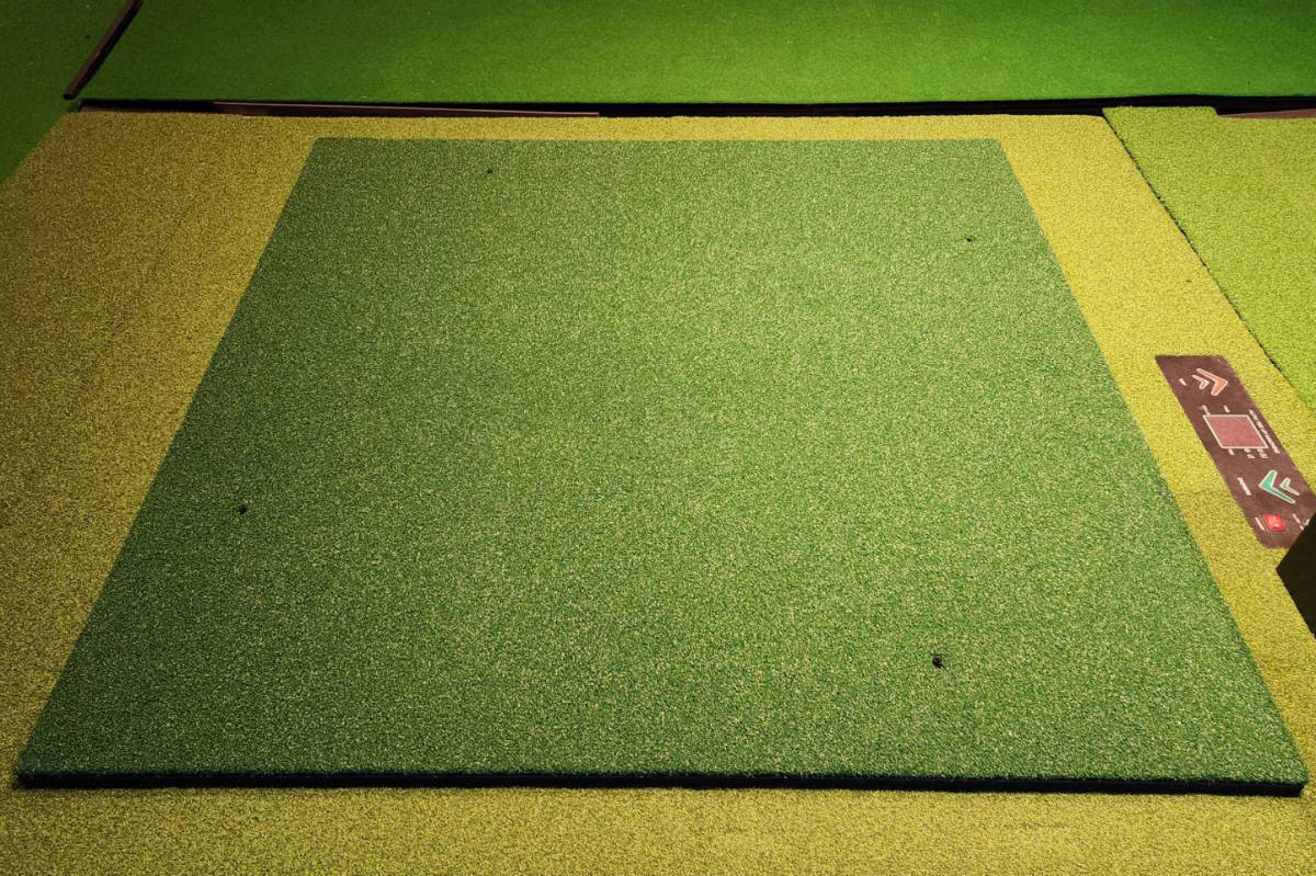 ●プロ仕様 150cm x150cm 4層構造 ゴルフマット●大型 ゴルフ スタンスマット ドライビングマット 練習 スイング 人工芝 屋内用 アプローチ_画像2