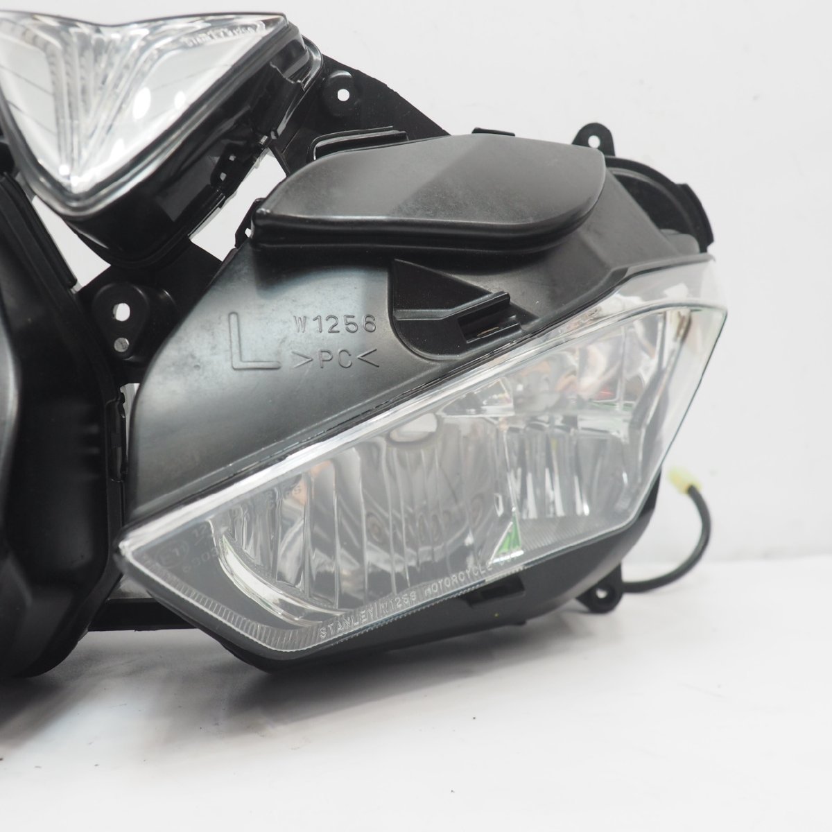 レンズ割れ無!ヘッドライト 純正ヘッドランプ YZF-R25 RG10J 14-18年 YZFR3 YZF-R3 RH07J 15-19年 headlight headlamp レストア!_画像3