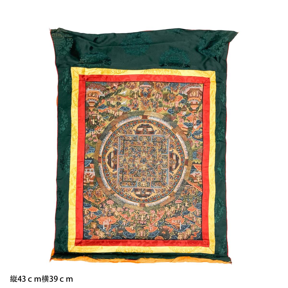 チベット 仏画 細密 曼荼羅 肉筆 絹本 仏教美術 中国 縦43ｃｍ横39ｃｍ　YS230720153 _画像1