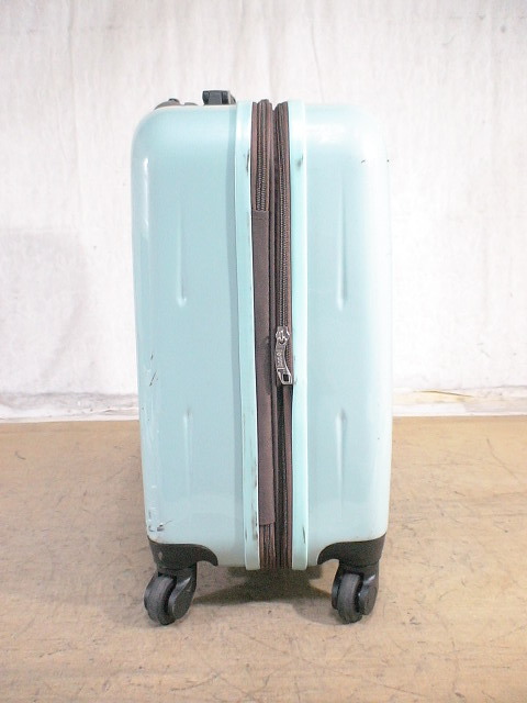 4884　le coq sportif　水色　TSAロック付　鍵付　スーツケース　キャリケース　旅行用　ビジネストラベルバック_画像4