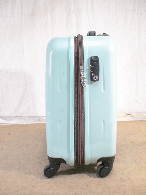 4884　le coq sportif　水色　TSAロック付　鍵付　スーツケース　キャリケース　旅行用　ビジネストラベルバック_画像2