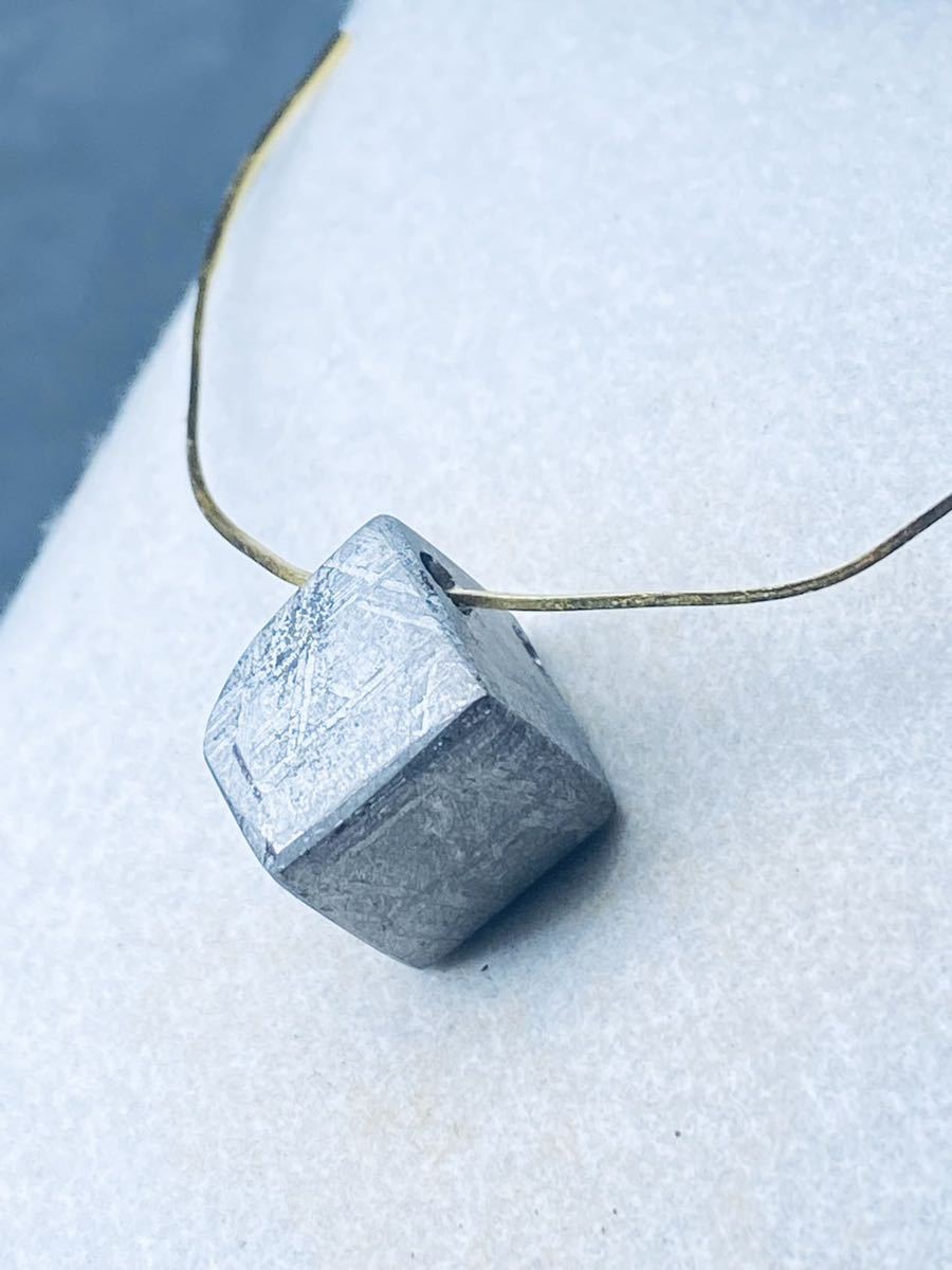 ギベオン隕石　12㍉10g ナミビア　鉄隕石　ネックレス　メテオライト　男女兼用