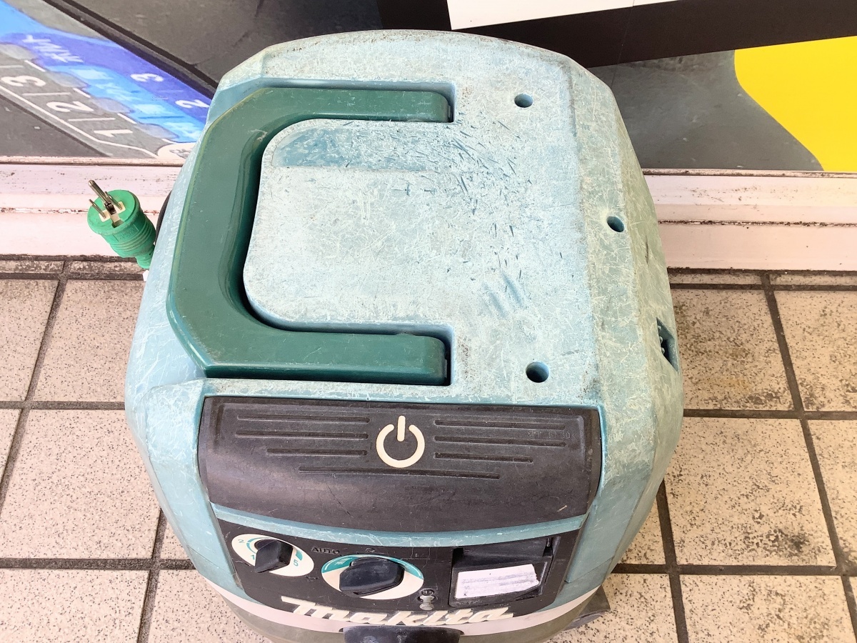 中古品 makita マキタ 8L 粉じん専用 集じん機 VC0830 ※ホース・ノズル欠品_画像6