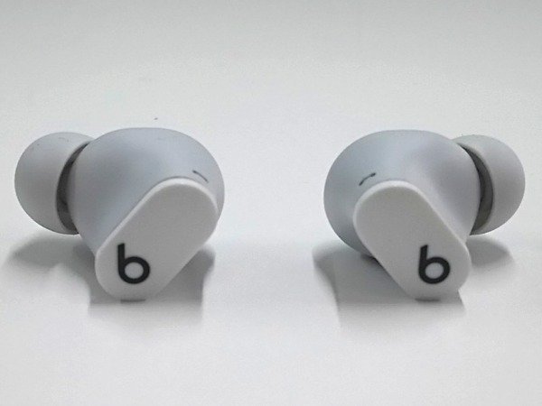 ♪Beats Studio Buds ワイヤレスイヤホン ビーツ MJ4Y3PA 現状品♪ジャンク品_画像2