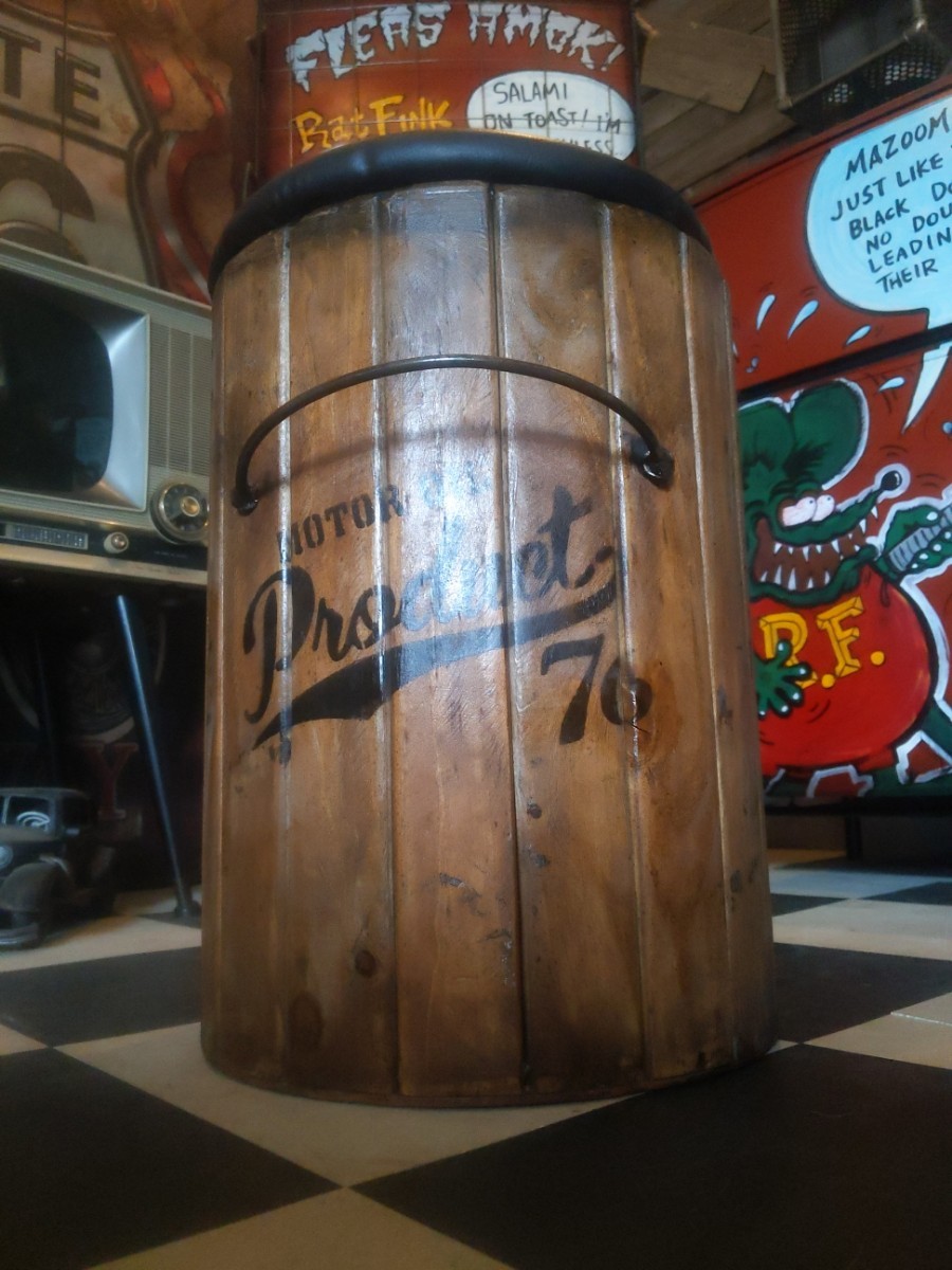 ちょっとした腰掛けに 木樽型 収納スツール 木製チェア クッションスツール #アメリカンヴィンテージな家 #丸形チェア #コーヒー樽 