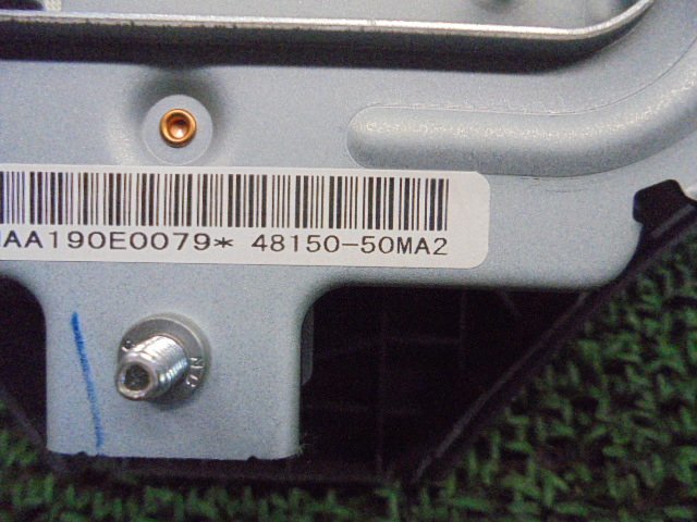 7FA6053 AD4-1)) 日産 モコ MG33S 後期型 S 純正 ステアリングホーンパッド_画像2