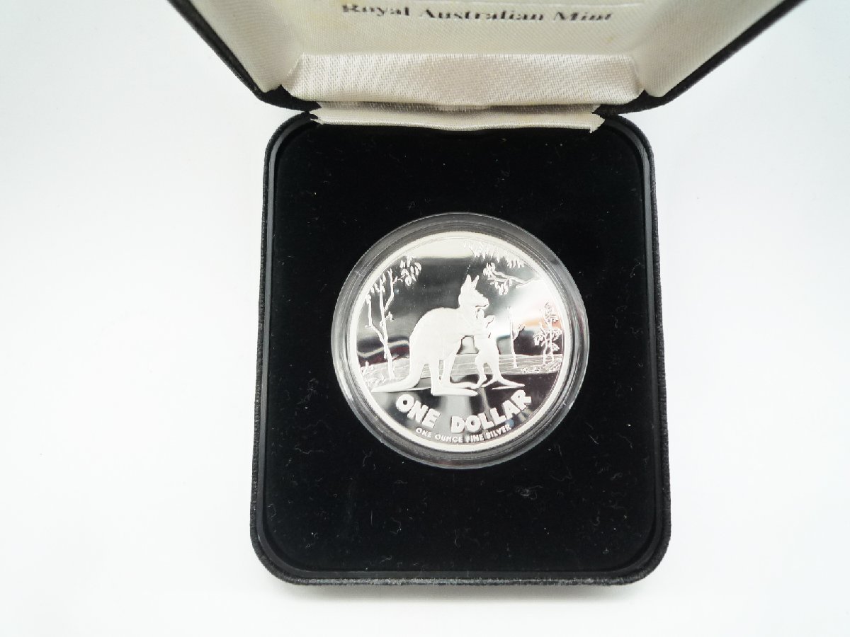 ★銀貨 オーストラリア 1ドル カンガルー 1oz プルーフ エリザベス シルバー 40mm ROYAL AUSTRALIAN MINT★/H_画像2