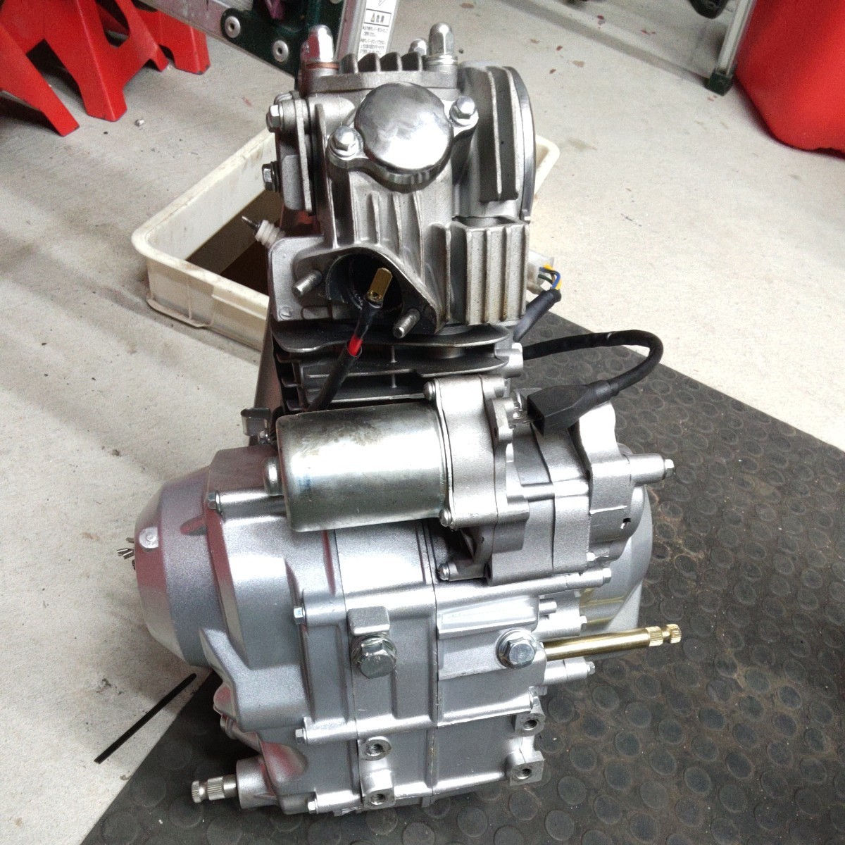ホンダエンジン(中華エンジン)125cc下側セル、オートマ_画像3
