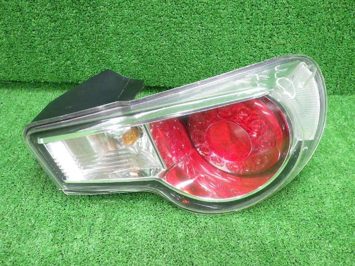 トヨタ 86 ZN6 右テールランプ/テールライト G LED コイト 220 トヨタ 86 ZN6 右テールランプ/テールライト G LED コイト 220