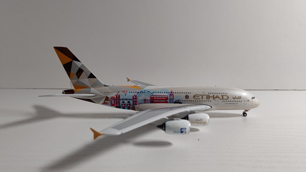 1/400 Phoenix ETHIHAD Airways AIRBUS A380 フェニックス　エティハド航空　旅客機　①_画像3