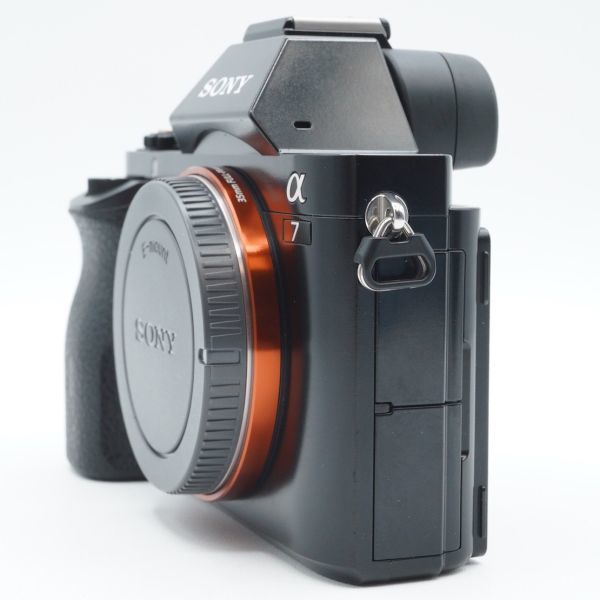 27608円 【美品】☆ショット数「1636回」ソニー SONY α7 ボディ 27608円 【美品】☆ショット数「1636回」ソニー SONY α7 ボディ