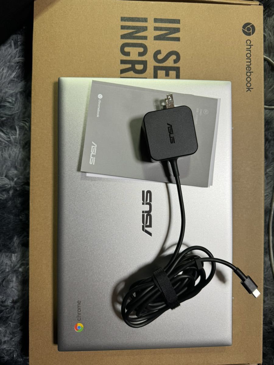 ASUS chromebook C425TA-AJ0375【ほぼ未使用美品】_画像1