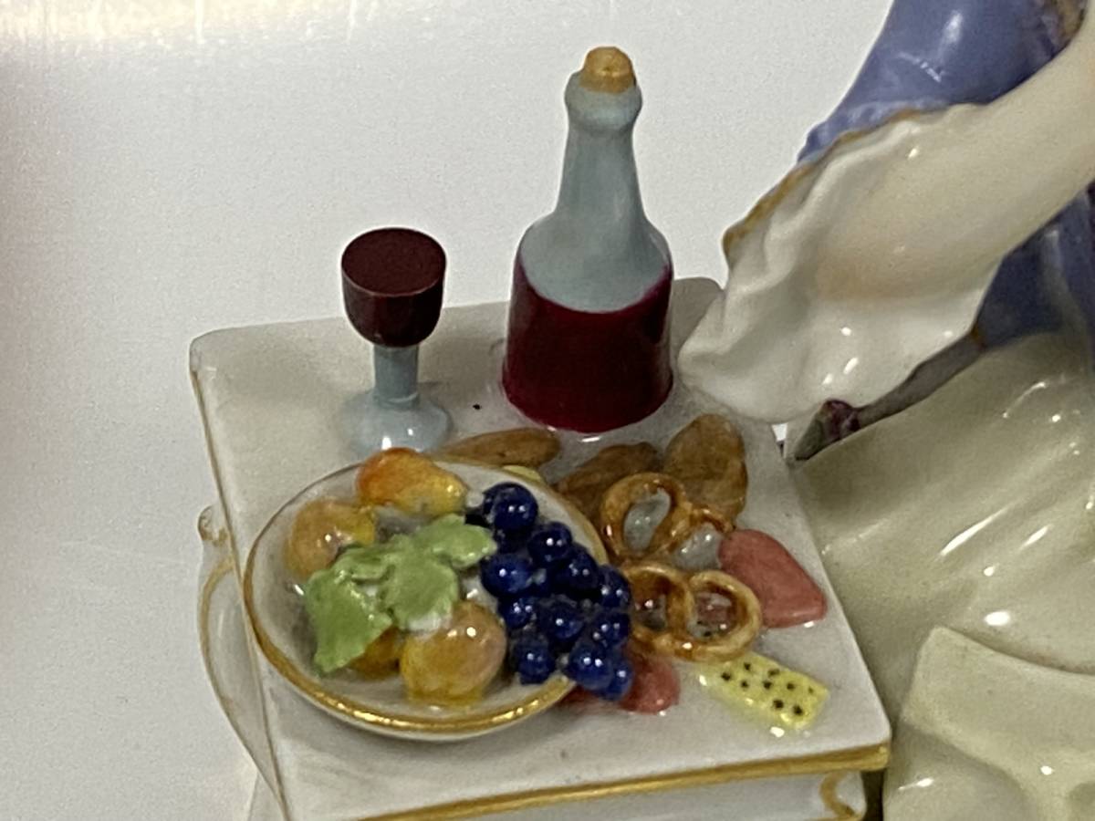 美品 オールドマイセン Meissen 五感の寓意 「味覚」フィギュリン_画像3