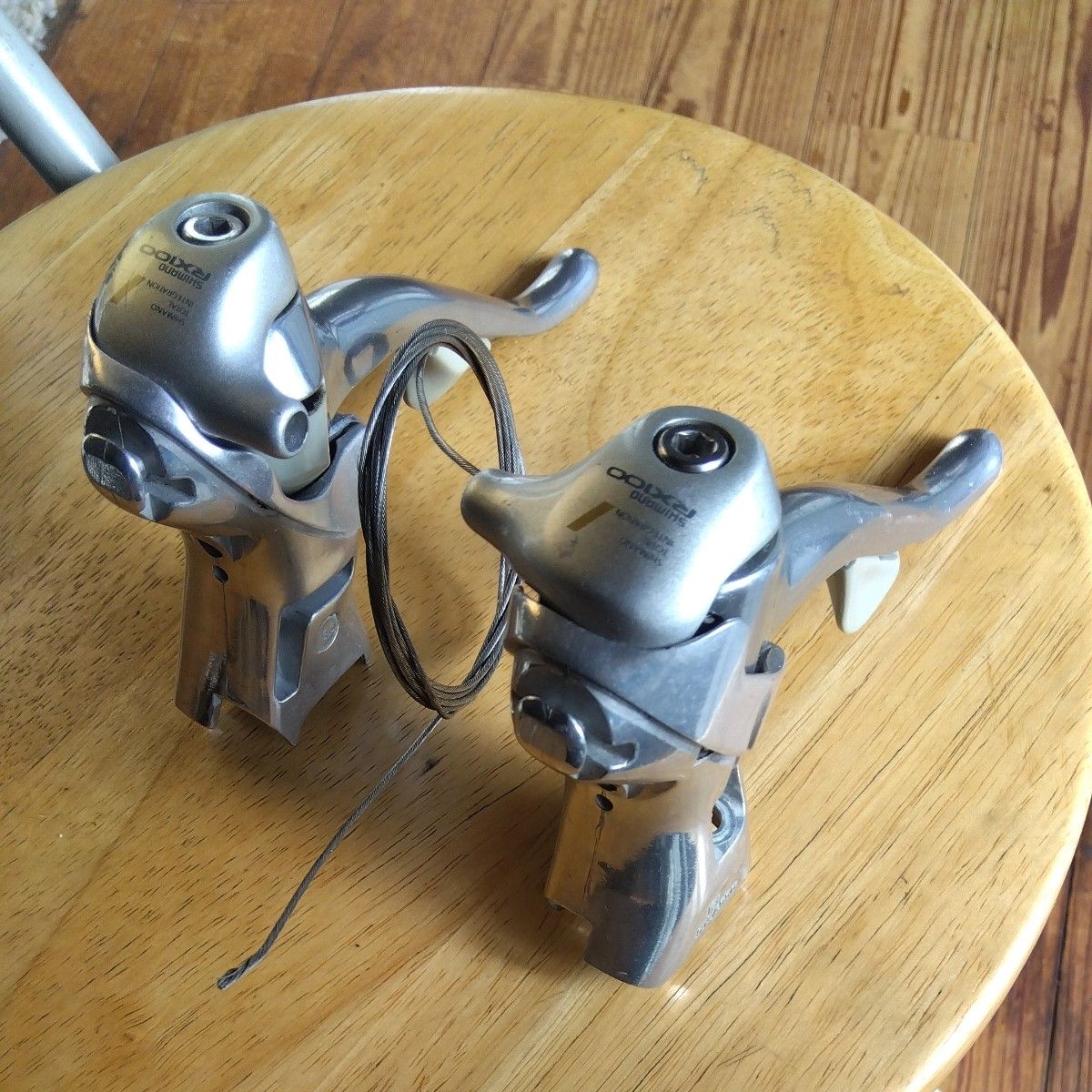 シマノ STIレバー RX-100 ST-A550 左右1セット ジャンク 部品 シマノ STIレバー RX-100 ST-A550 左右1セット ジャンク 部品
