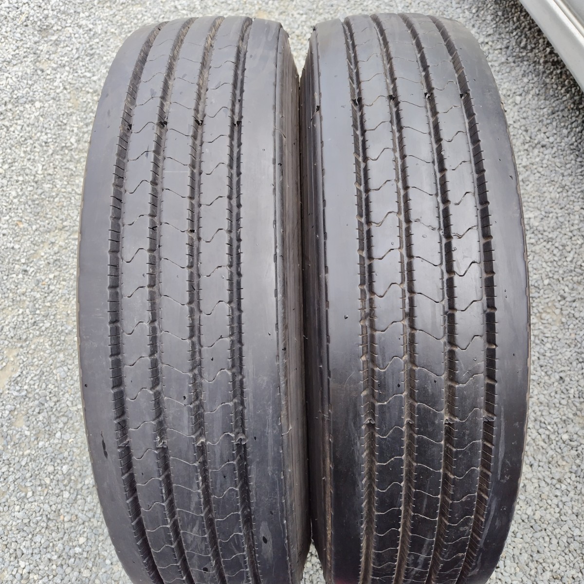 溝あり Y RY237 225/90R17.5 127/125L 2本 2016年 売り切り