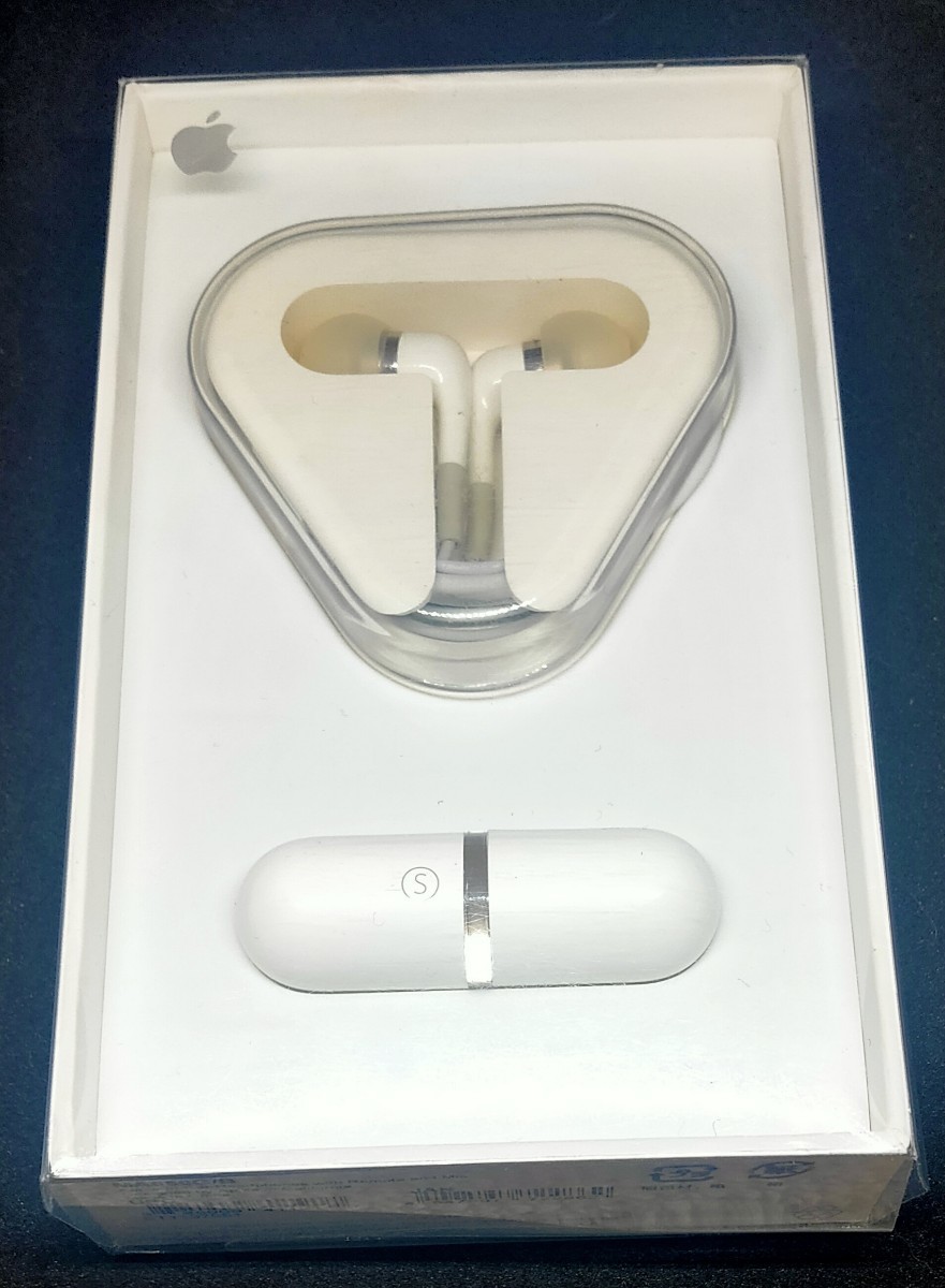 貴重（廃版）Apple In-ear Headphones with Remote and Mic MA850G/B アップル イヤフォン_画像1
