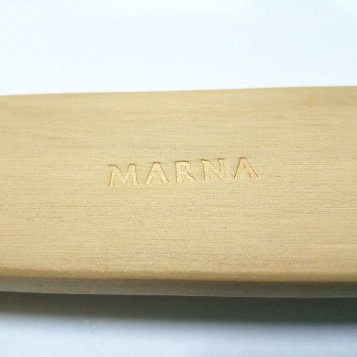 *MARNA(ma-na) body brush * natural material ( plain wood )