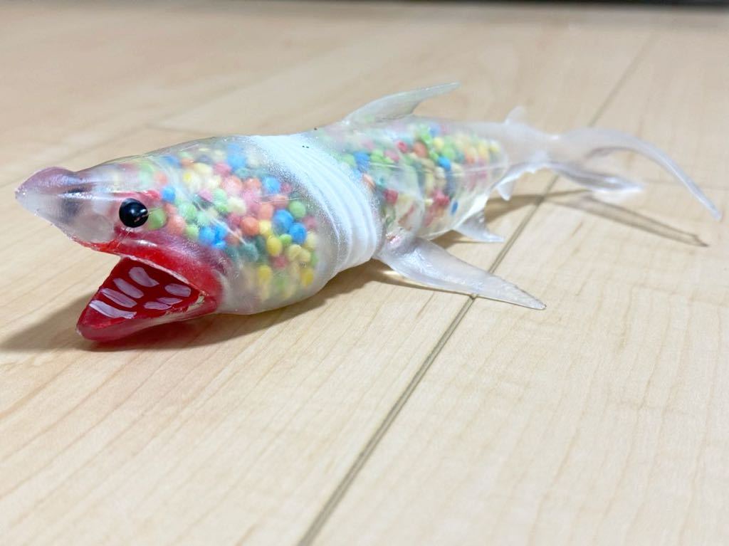 新品 シャークアタック&Co. SHARK ATTACK&Co. ウバザメ サメ フィギュア デアゴスティーニ アンドコ 海の生き物 ブックレット付き_画像1