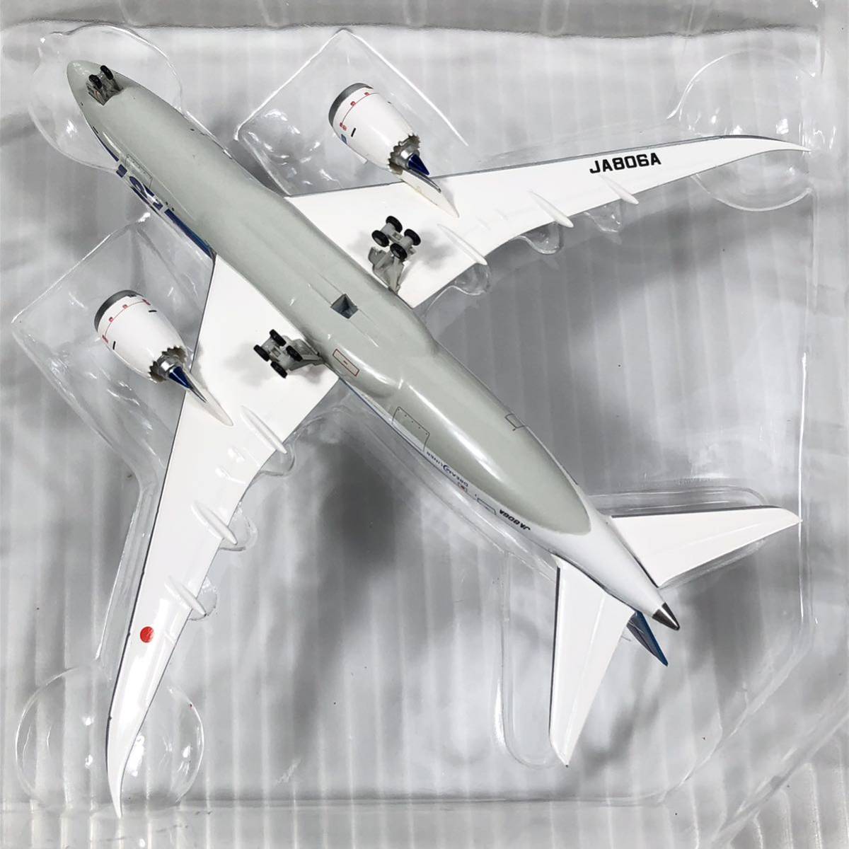1/400 ボーイング787-8 ANA 【787ロゴ 国際線仕様機】BOEING 飛行機 航空機 模型 NH40098_画像9