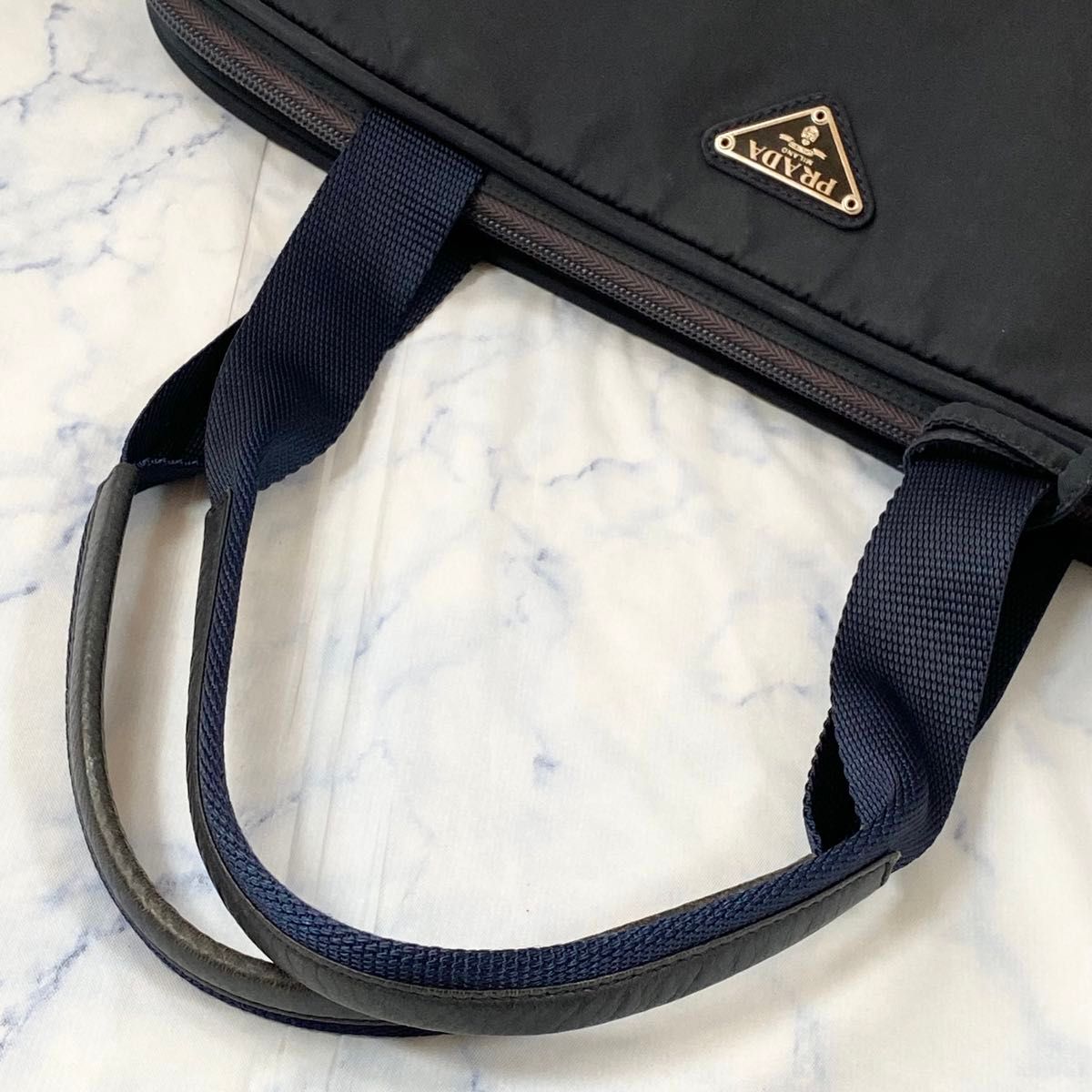良品 PRADA プラダ・トートバッグ肩掛け 三角ロゴ テスート 良品 PRADA プラダ・トートバッグ肩掛け 三角ロゴ テスート