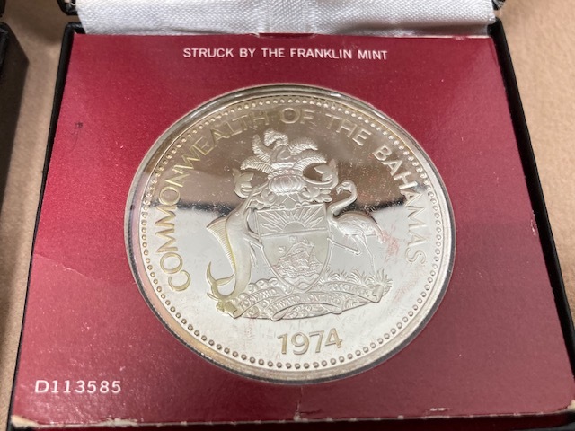 3736* 1974年 1975年 BAHAMAS バハマ連邦 独立記念 コイン 10ドル プルーフ 銀貨 計2点 おまとめ フランクリンミント ケース付 未使用品_画像5