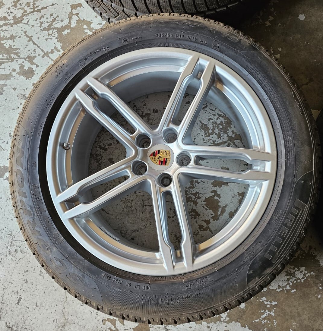 新車外し ポルシェ マカン 純正ホイール スタッドレスタイヤ 235/55R19 & 255/50R19 Pirelli 4本1セット+TPMS Porsche macan_画像5