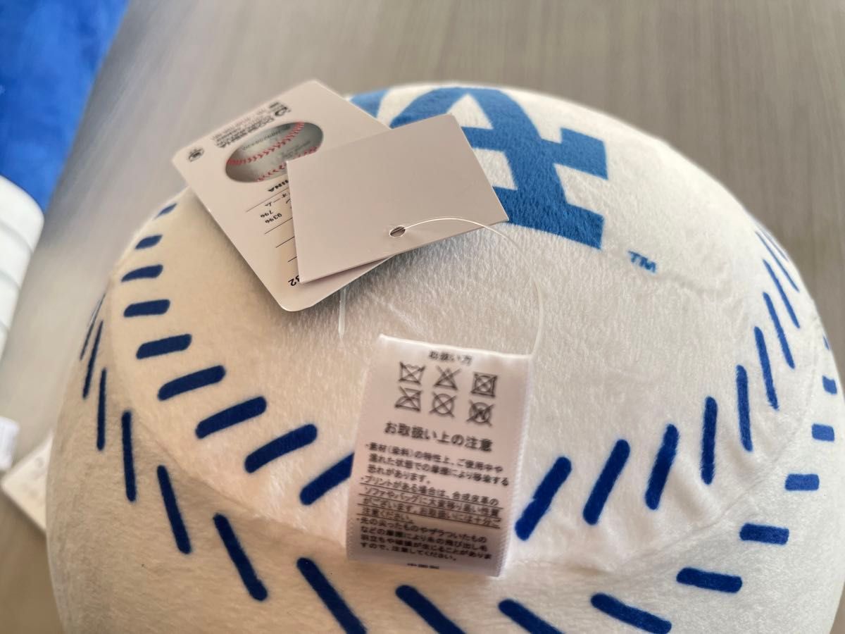 新品】 新品、未使用!ドジャース バット&ボール もちもちクッション 新品】 新品、未使用!ドジャース バット&ボール もちもちクッション