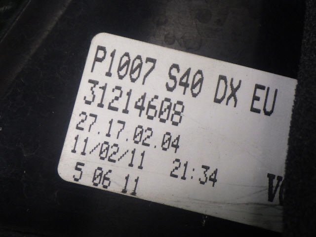 ★ 即決あり H23年 ボルボ 40 CBA-MB4204S 右 テール ランプ P1007 S40 DXEU 31214608 [ZNo:05006896]_画像3