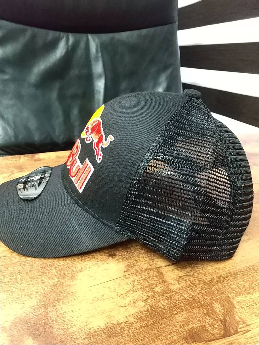 即決　新品　送料無料　レッドブル　RED　BULL キャップ　CAP　F１　レーシング　アウトドア　黒　レース　エナジードリンク_画像2