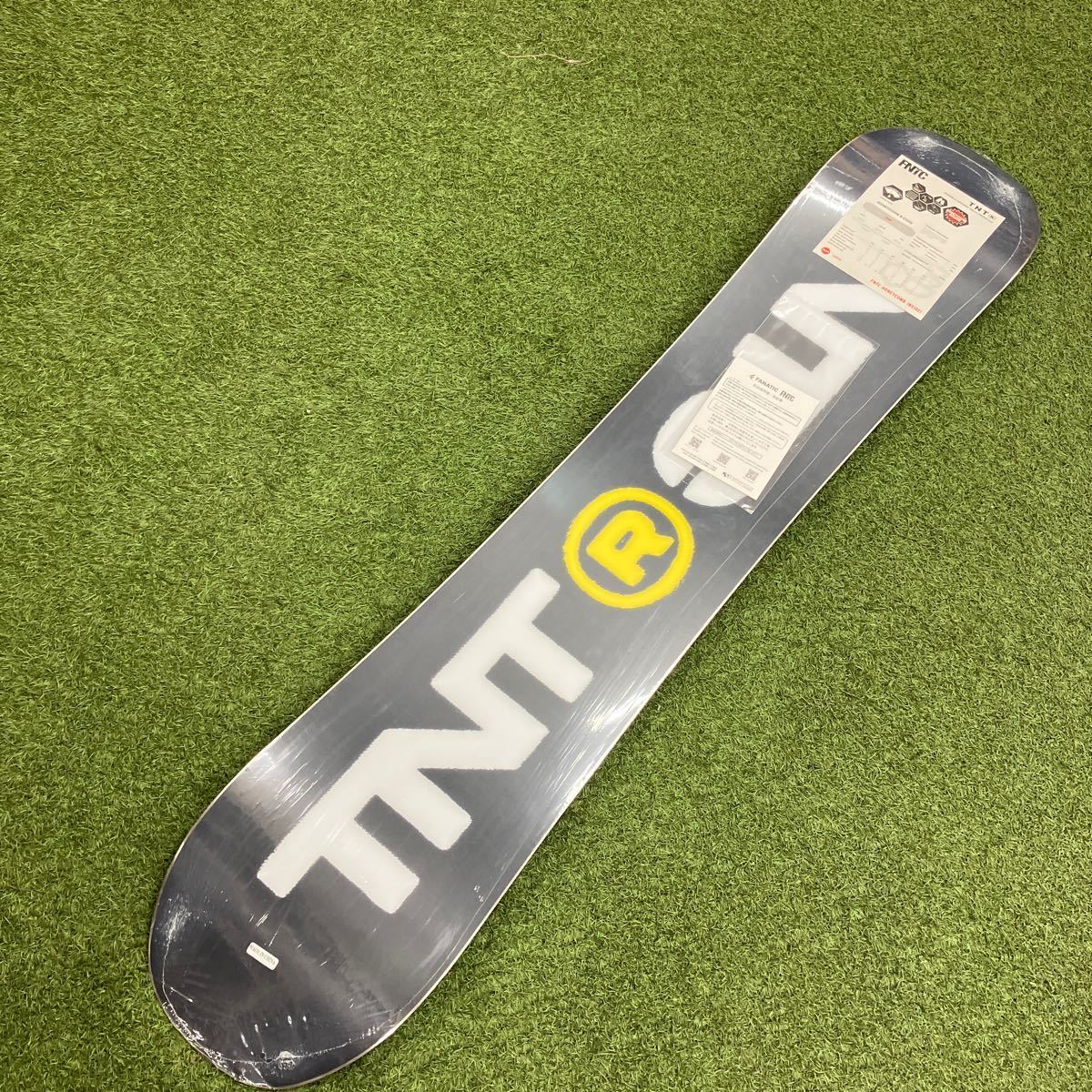  new goods unused snowboard board FNTC TNT Refen tea si-BLACK YELLOW 139cm 22-23 model glatoli