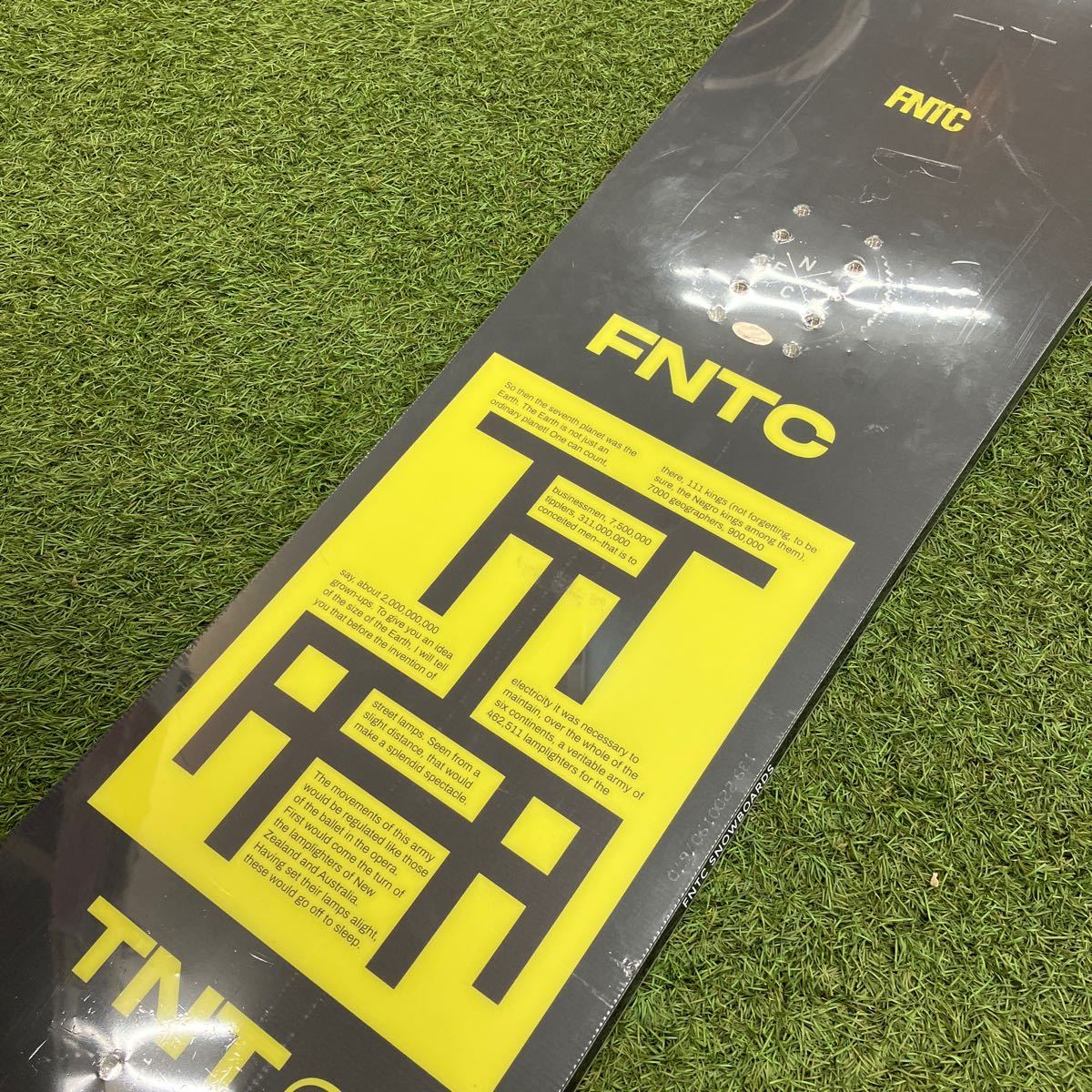 新品　未使用　スノーボード ボード FNTC TNT R エフエヌティーシー BLACK YELLOW 139cm 22-23モデル　グラトリ_画像3