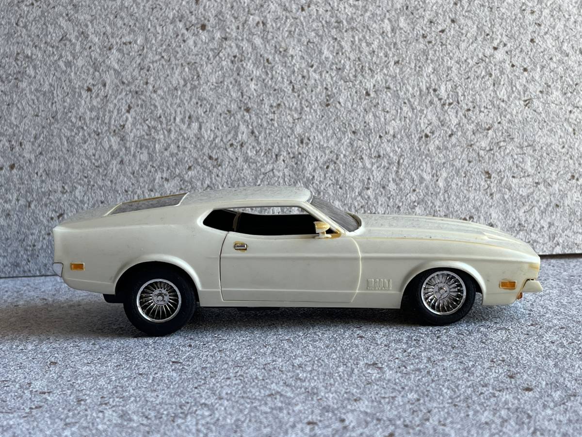 ジャンク or 部品取り！1/24？フォード　マスタング　マッハ1　完成品　アメ車　ford mustang mach 1　ホットロッド_画像3