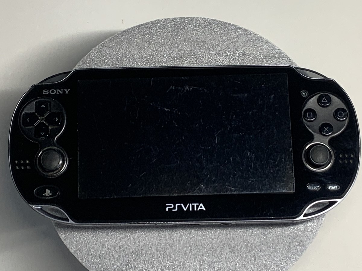 K1922 K ◆動作未確認◆ SONY PlayStation Vita PSVITA プレイステーションヴィータ 本体 3台 まとめ ケース付き 現状渡し ◆ジャンク◆_画像8