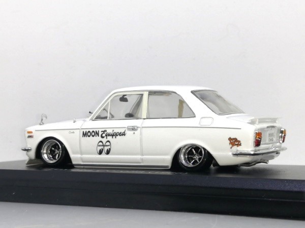 1/43 ノレブ Toyota Corolla (1966) 改 アルミ 深リム ローダウン 改造 カローラ チン・リアスポ MOONEYES デカール カスタム 国産名車 _画像4