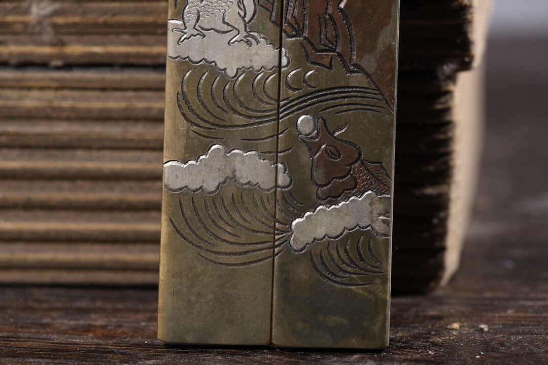 ▽鴻▽ 白銅製 銀鍍 劉海戲金蟾紋 鎮尺一對 置物 古賞物 中国古玩 中国古美術