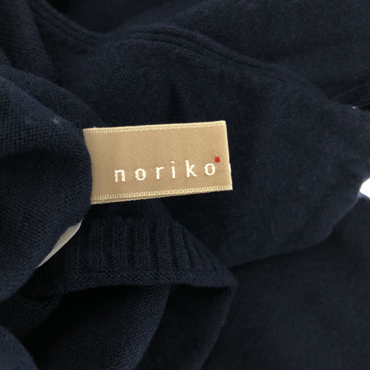 ☆美品☆ noriko araki ノリコアラキ トップス タンクトップ Vネック レディース 大きいサイズ ネイビー L 日本製 901-4923 送料無料 古着_画像6