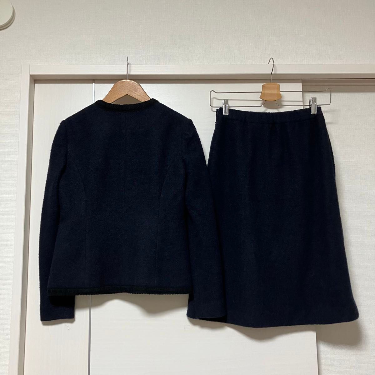 TOKYO SOIR ノーカラー　スカートスーツ　ネイビー　ソワール　7