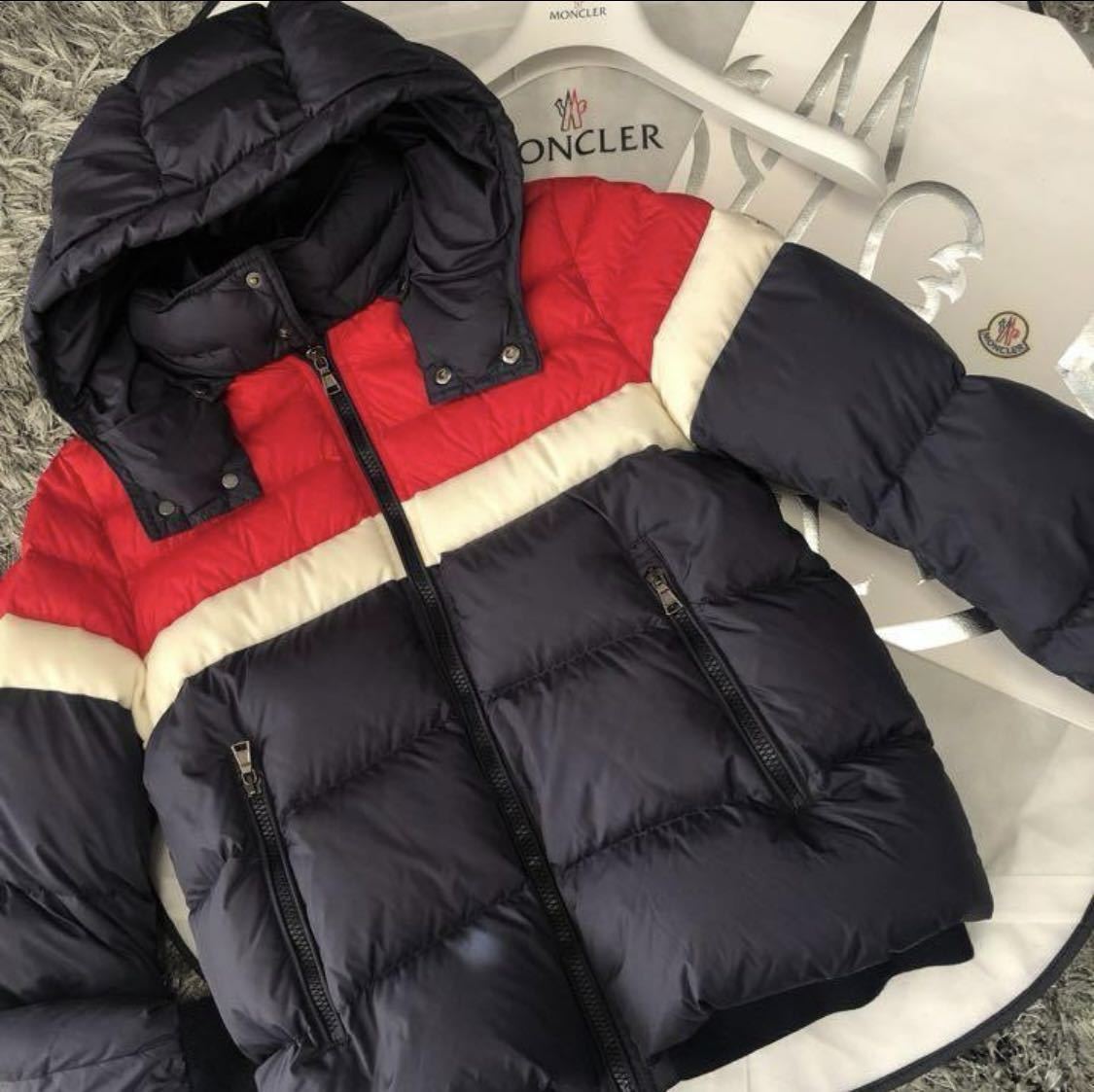 MONCLER モンクレール 正規品 AYMONDサイズ14A レディース Mサイズ 送料無料 人気モデル ダウンジャケット レッド ホワイト ネイビー _画像1