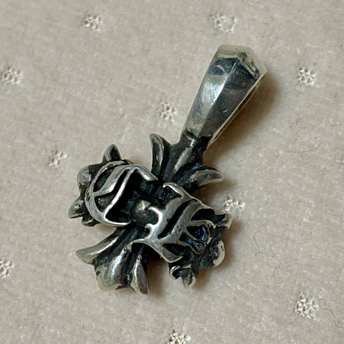 美品】CHROME HEARTS クロムハーツ ダブル CHプラス チャーム 美品】CHROME HEARTS クロムハーツ ダブル CHプラス チャーム