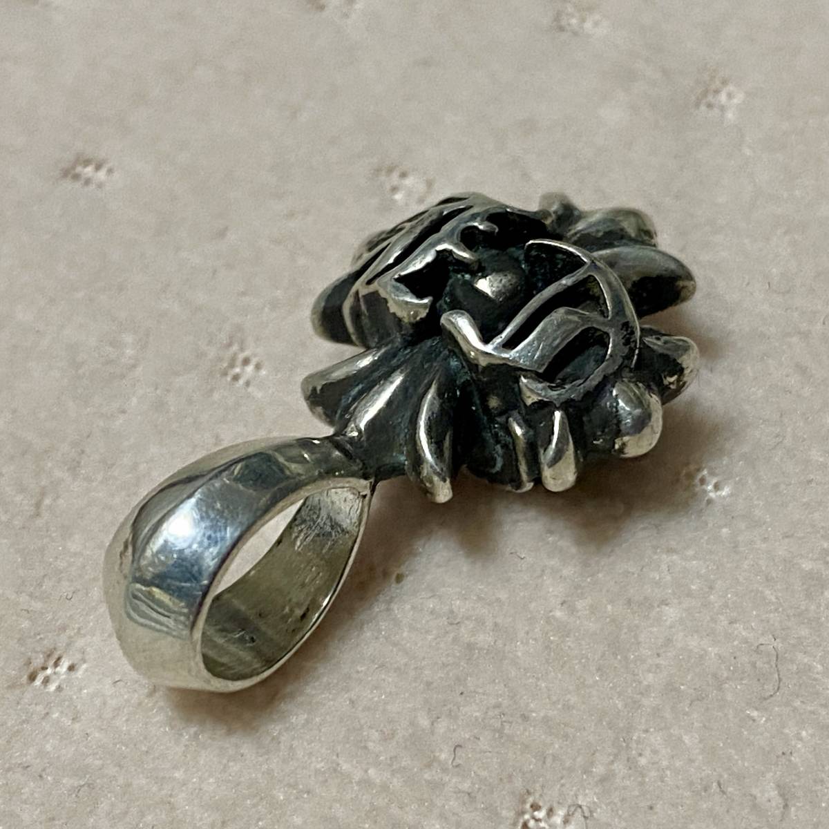 美品】CHROME HEARTS クロムハーツ ダブル CHプラス チャーム 美品】CHROME HEARTS クロムハーツ ダブル CHプラス チャーム
