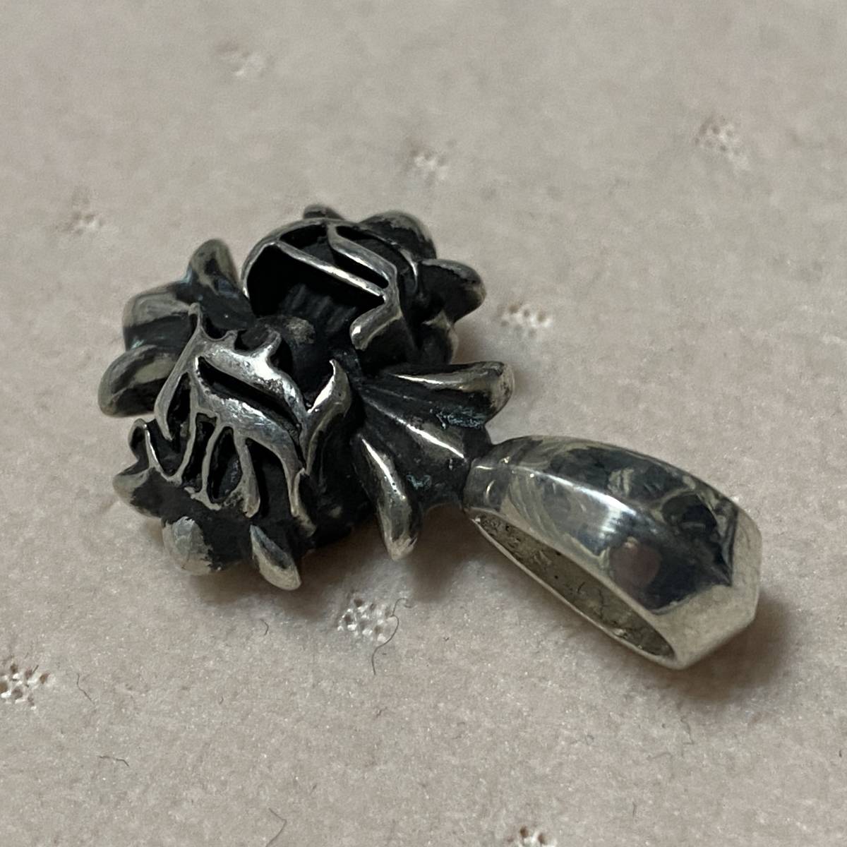 美品】CHROME HEARTS クロムハーツ ダブル CHプラス チャーム 美品】CHROME HEARTS クロムハーツ ダブル CHプラス チャーム