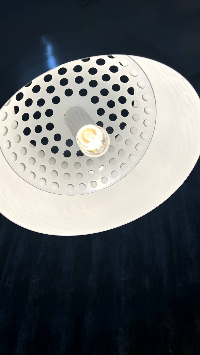 美品 アルコランプ ホワイト フロアライト フロアランプ 天然大理石 LED電球対応 北欧 ホテルライク デザイナーズ照明_画像4